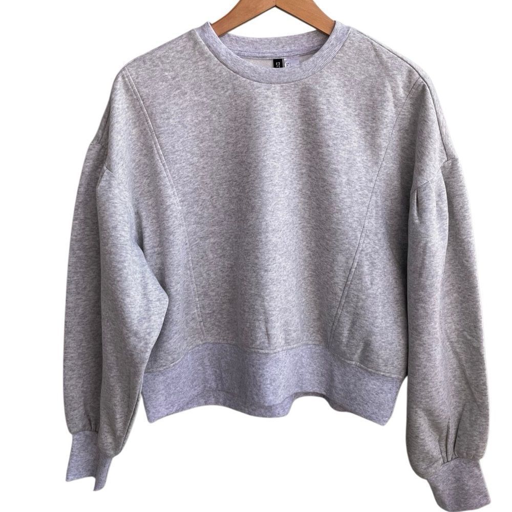 H&M NWT Light Grey Crewneck Puff Sleeve Sweatshirt Size Large – New With Tags